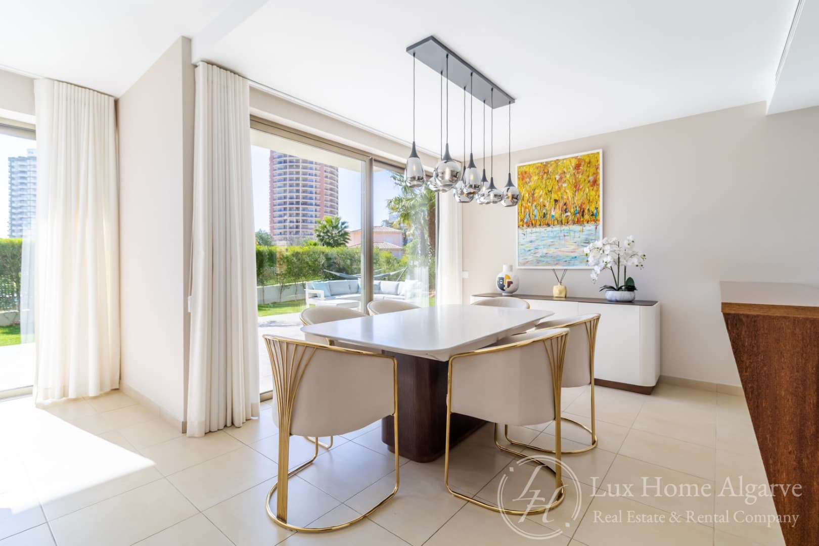 VILLA MARÉA – Elegant 4-Bedroom Duplex with Private Garden and Jacuzzi at Oásis Mar - Image 2