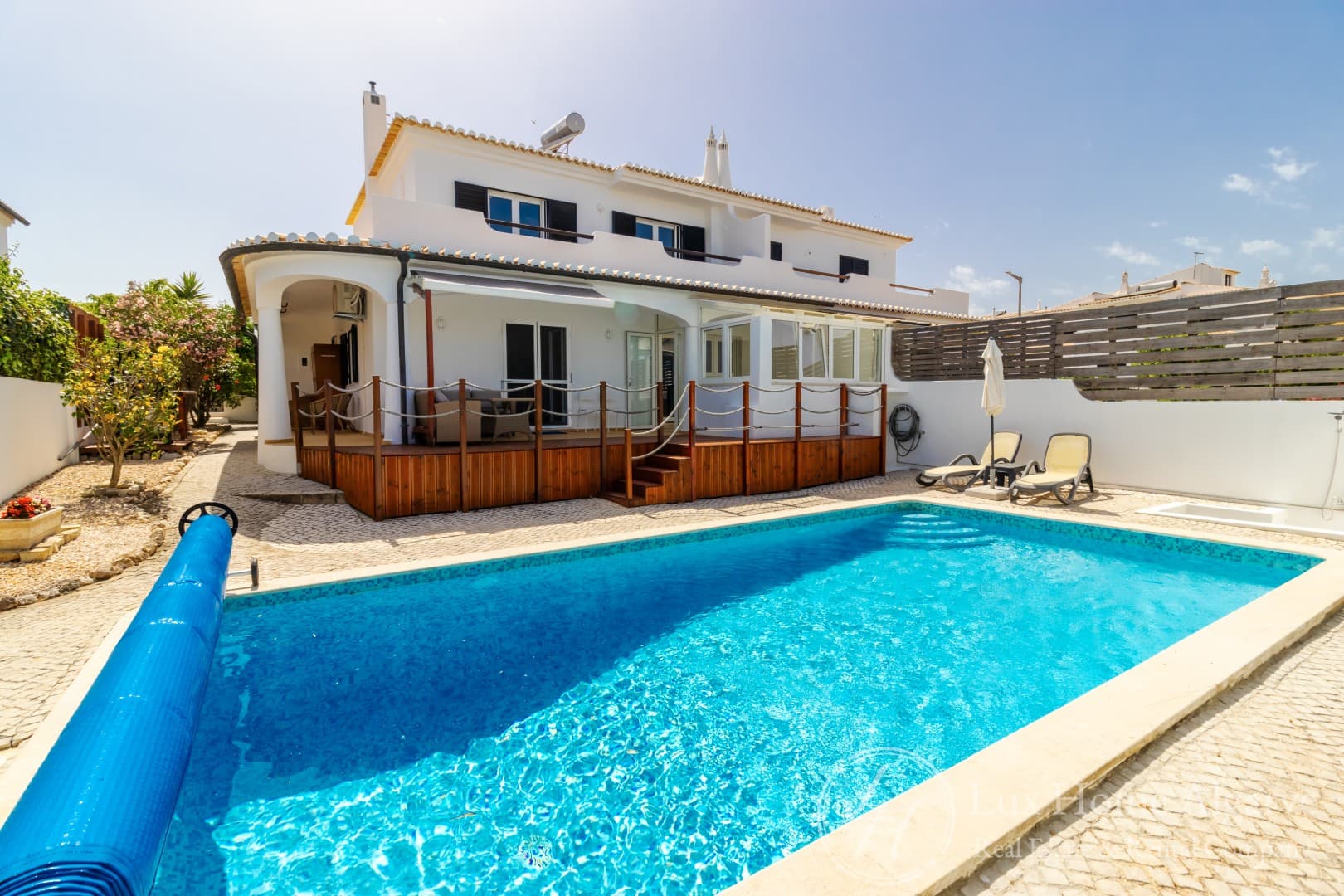 EXCEPTIONAL T4 SEMI-DETACHED VILLA - LAGOS - Image 1