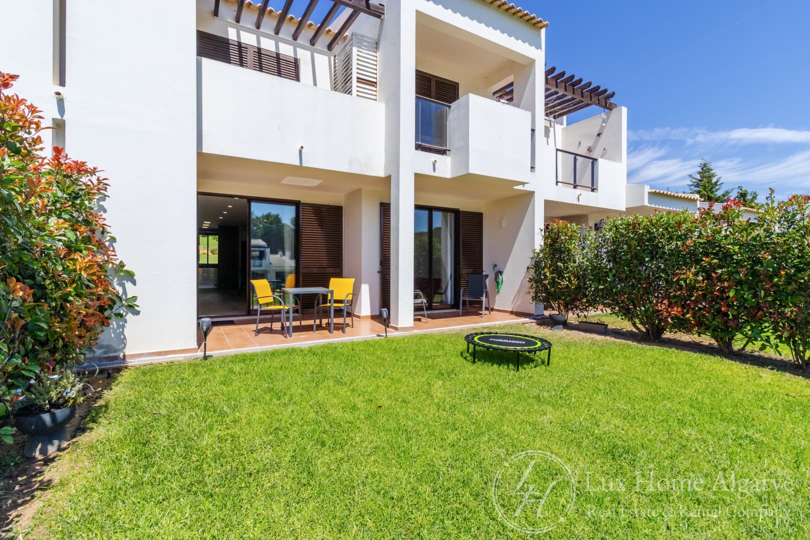 Renovated oasis in Alvor — Stylish and comfortable 2-bedroom apartment in pure paradise - Image 1