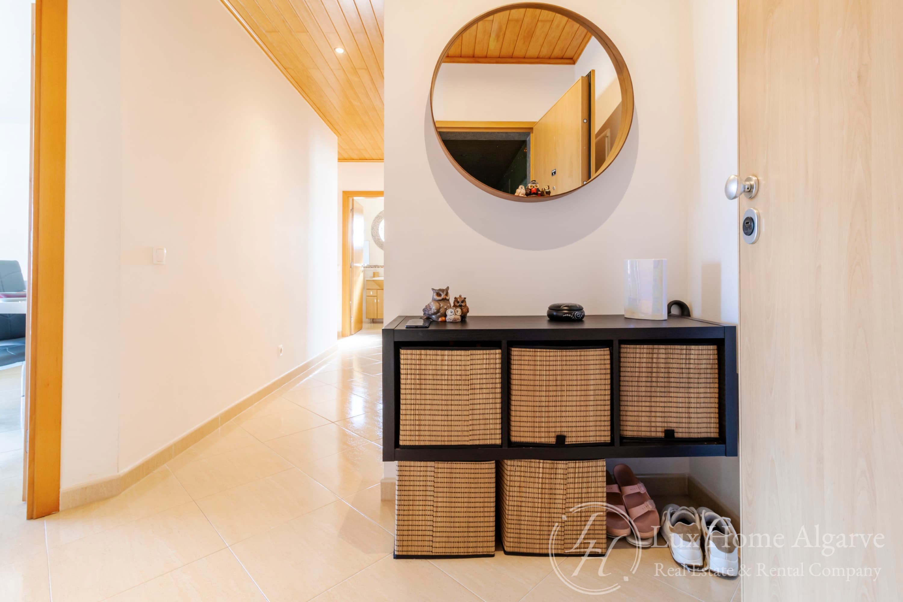 Modern 3 Beds, 2 Bath Apartment for sale with underground parking, in Lagos, Algarve. - Image 2
