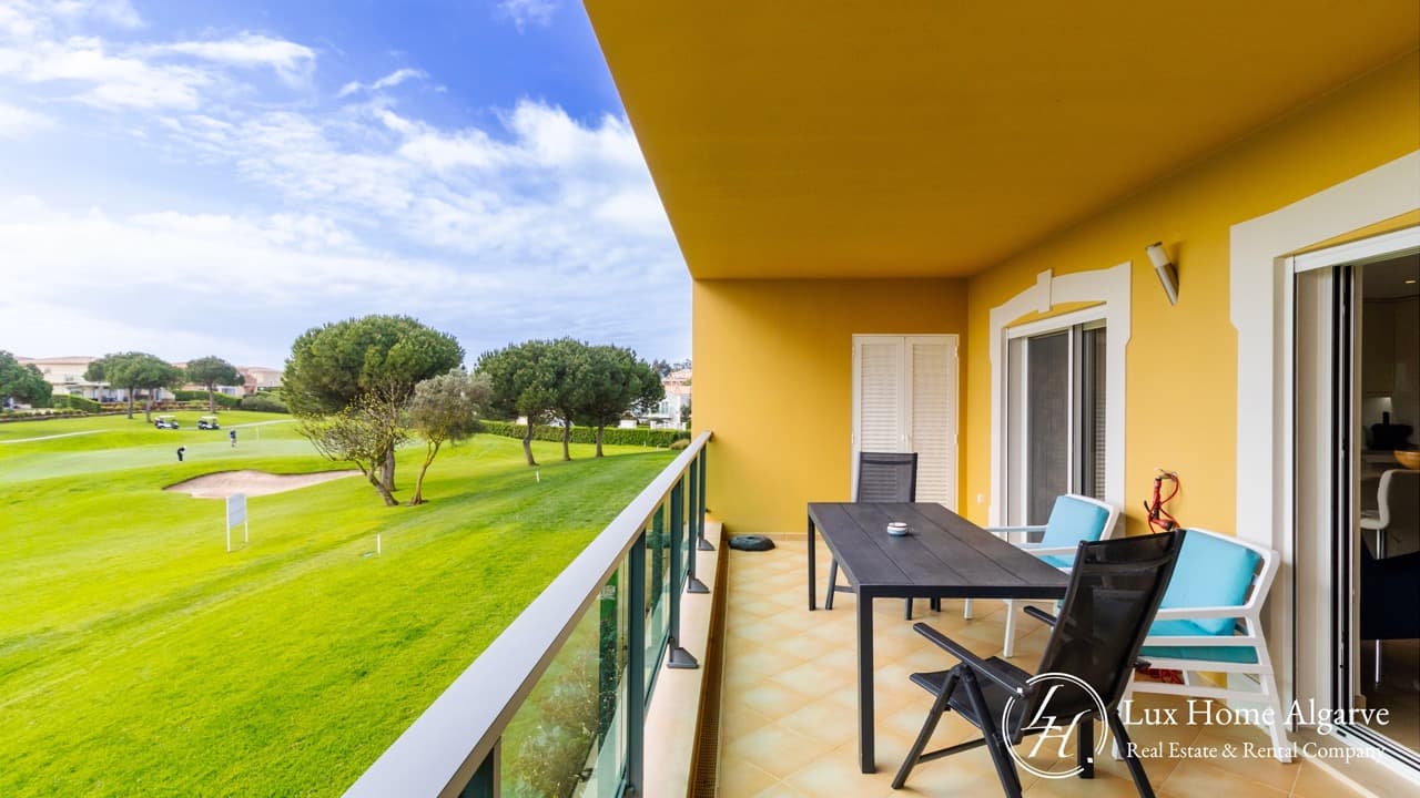 PREMIUM T2 APARTMENT WITH PANORAMIC GOLF COURSE VIEWS - Image 2