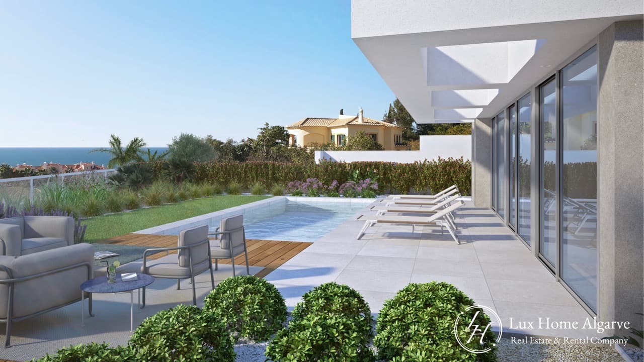 Luxury 3-Bedroom Villa with Private Pool & Panoramic Sea Views – Praia da Luz - Image 2