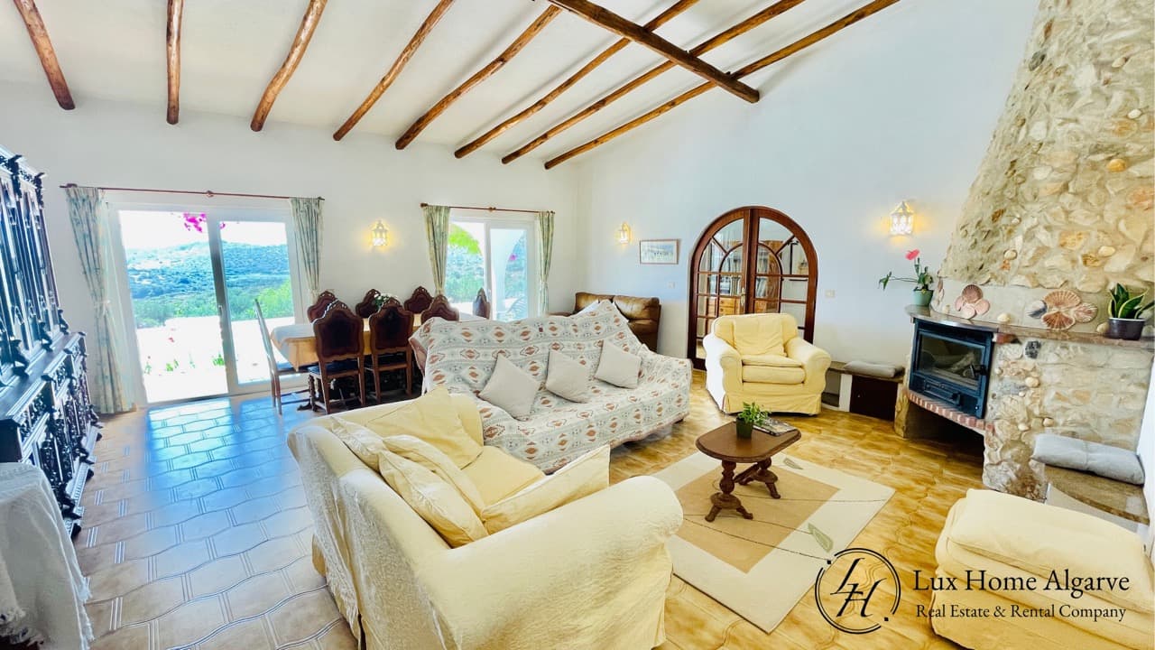 Exclusive Villa with Total Privacy, Autonomy and Panoramic Views – Burgau - Image 3