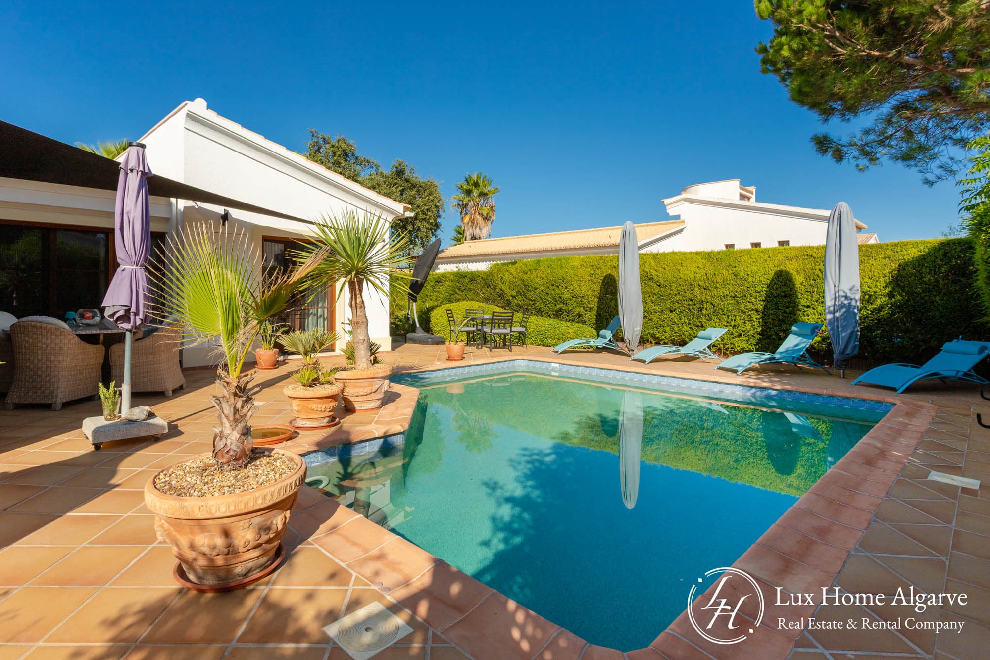 Stylish Villa with Heated Pool and Countryside Charm in Alma Verde - Image 4