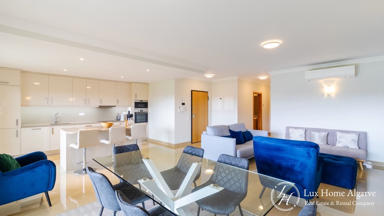 PREMIUM T2 APARTMENT WITH PANORAMIC GOLF COURSE VIEWS - Image 4