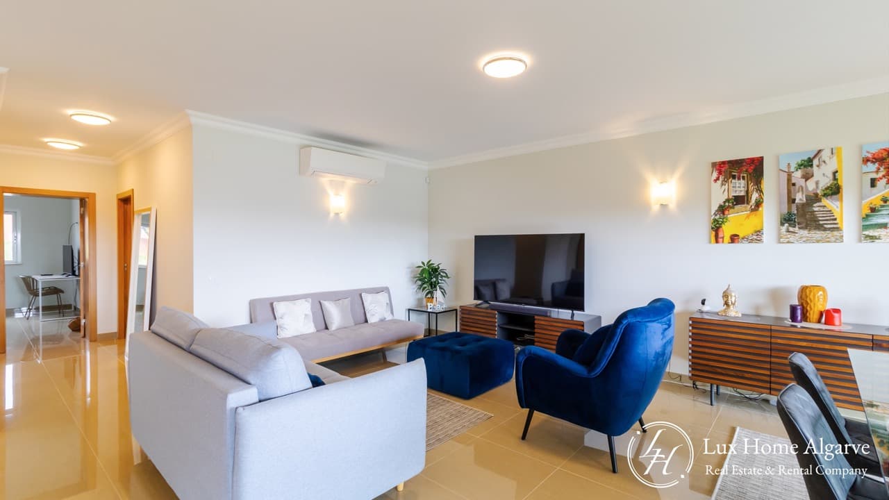 PREMIUM T2 APARTMENT WITH PANORAMIC GOLF COURSE VIEWS - Image 3