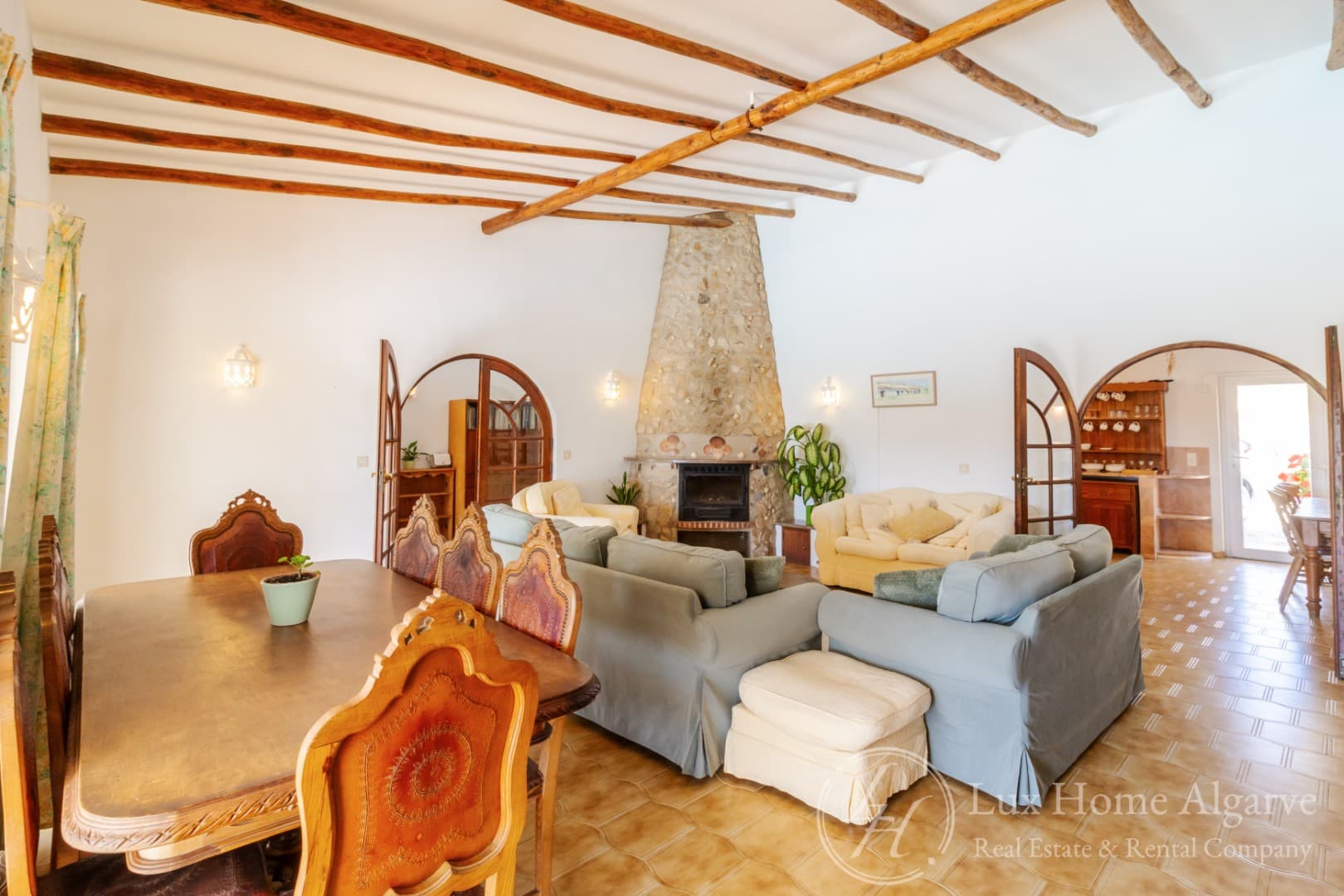 Exclusive Villa with Total Privacy, Autonomy and Panoramic Views – Burgau - Image 4