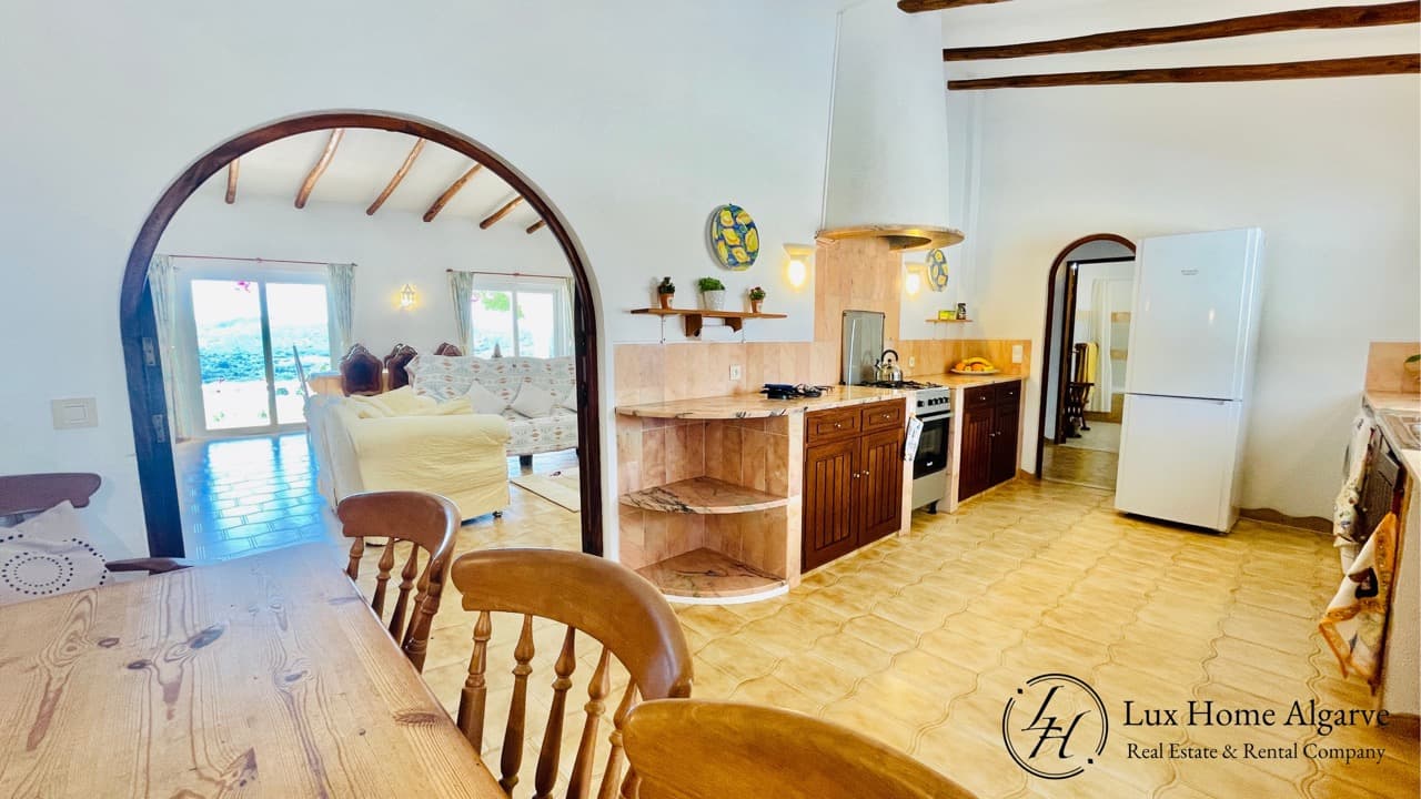 Exclusive Villa with Total Privacy, Autonomy and Panoramic Views – Burgau - Image 4